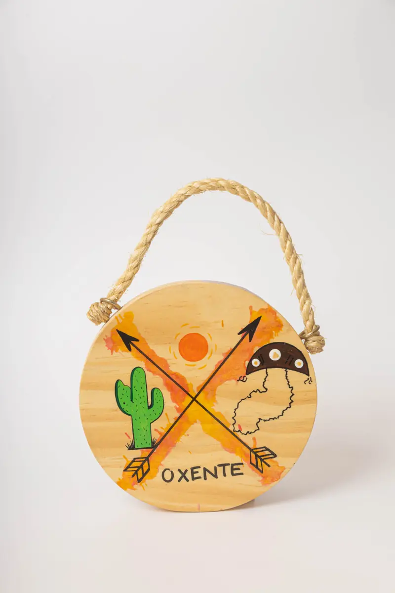 Quadro Oxente com cacto, flechas e chapéu de couro